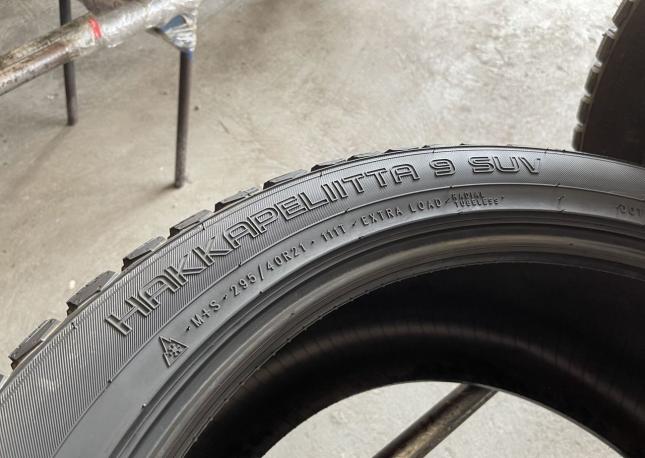 Nokian Tyres Hakkapeliitta 9 SUV 295/40 R21