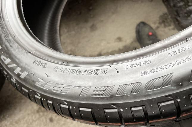 Bridgestone Dueler H/P Sport RFT 235/45 R19