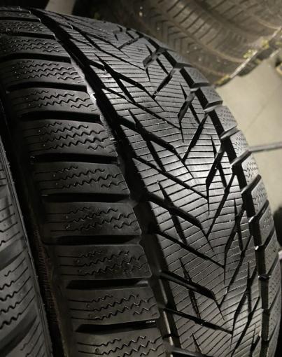 Vredestein Wintrac Xtreme S 215/40 R17