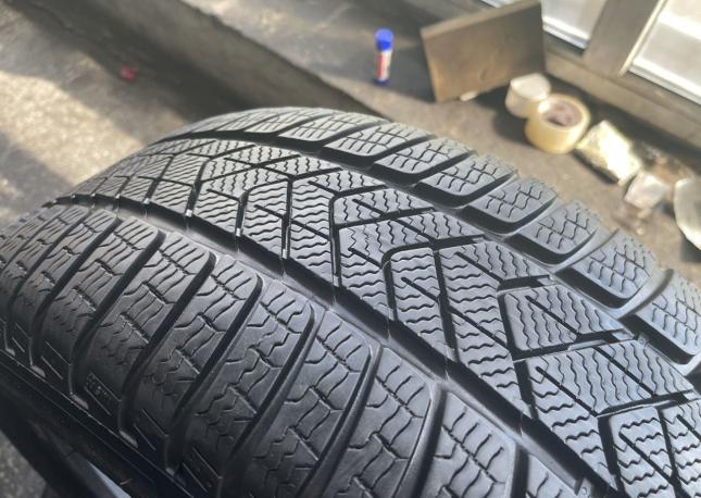 Pirelli Winter Sottozero 3 245/40 R19 и 275/35 R19 V