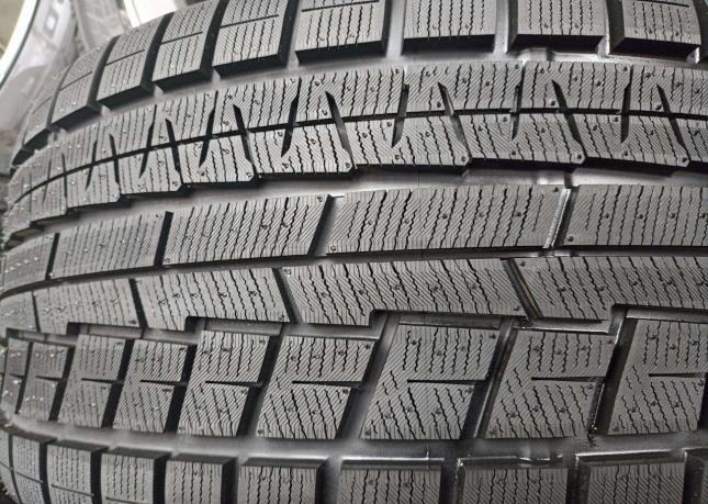 Yokohama Ice Guard IG60A 245/40 R19