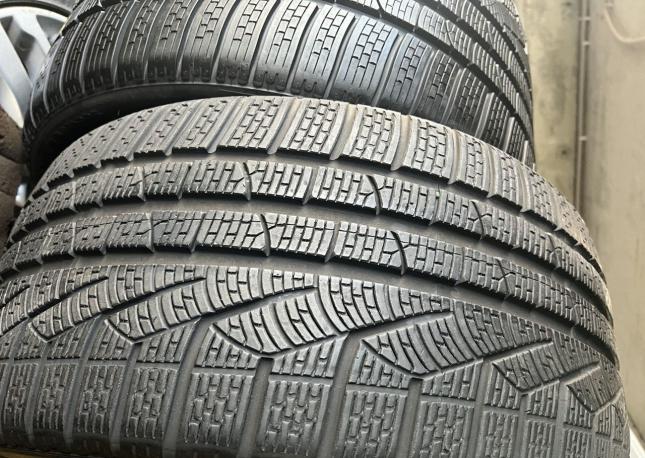 Pirelli Winter Sottozero II 295/30 R19