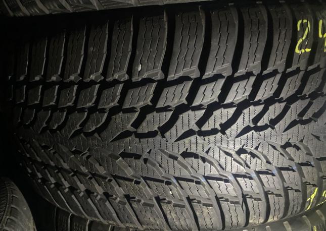 Nokian Tyres WR Snowproof 245/45 R18