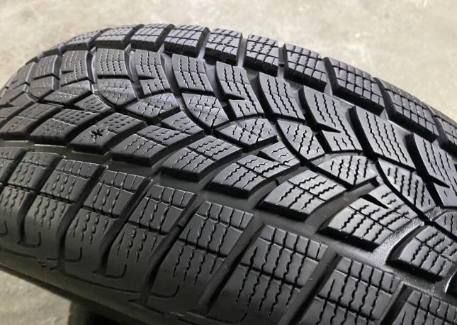 Goodyear UltraGrip Performance Gen-1 215/65 R17 99V