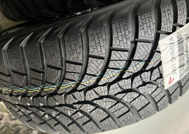 Kumho WinterCraft WP51 275/35 R19