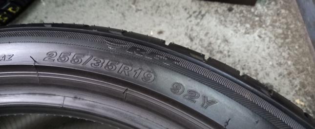 Bridgestone Potenza S001 255/35 R19 92Y