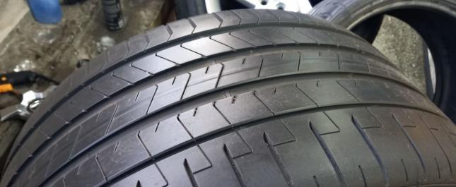 Pirelli P Zero PZ4 285/40 R19 107Y