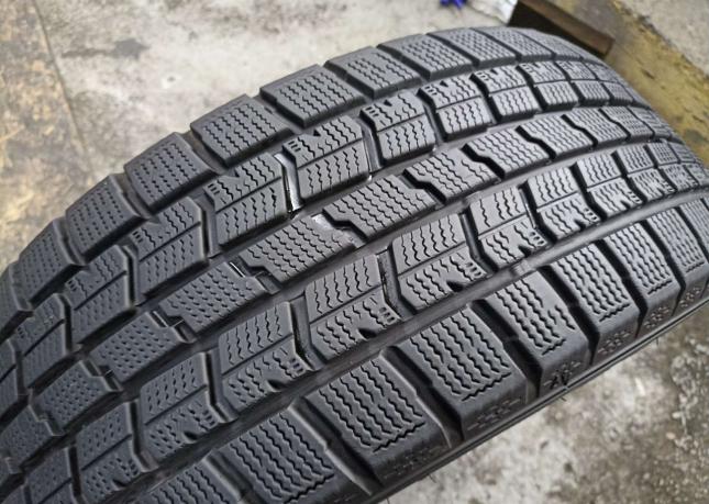 Goodyear Ice Navi 7 215/55 R16