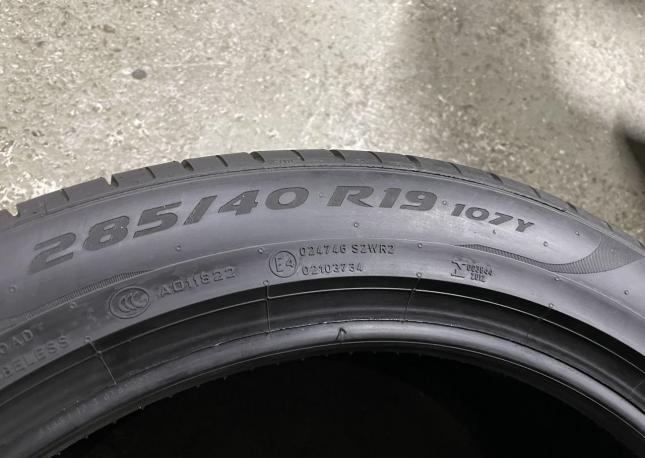 Pirelli P Zero PZ4 285/40 R19 107Y