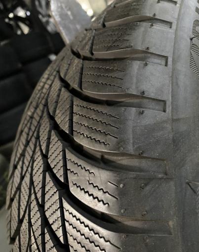 Bridgestone Blizzak LM-001 225/55 R17