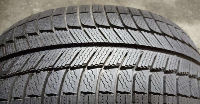 Michelin X-Ice 3 245/45 R18
