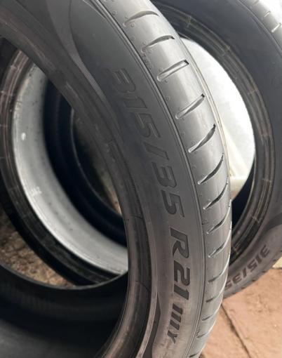 Pirelli P Zero PZ4 275/40 R21 и 315/35 R21