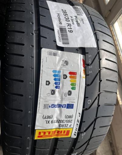 Pirelli P Zero 285/30 R19