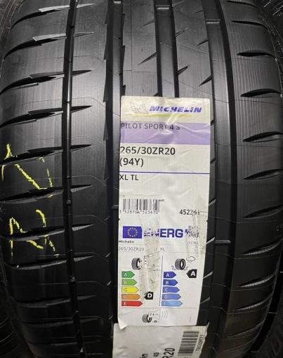 Michelin Pilot Sport 4 S 265/30 R20 94Y