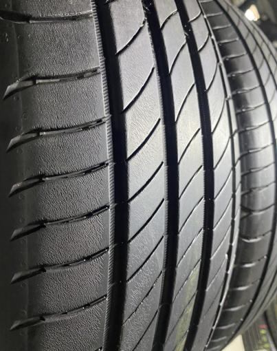 Michelin Primacy 4 215/65 R17