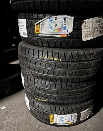 Pirelli Carrier Winter 225/70 R15C