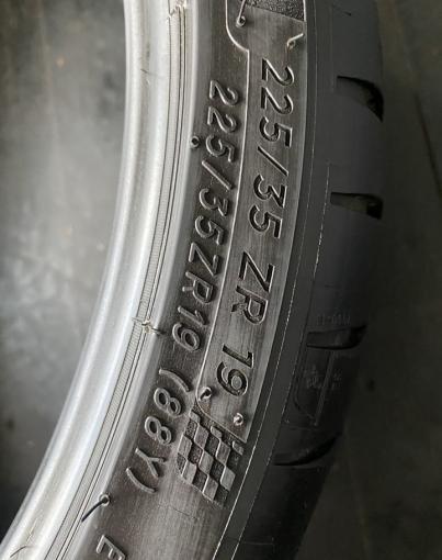 Michelin Pilot Sport 4 S 225/35 R19