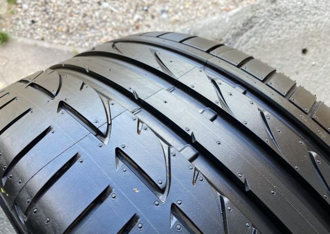 Bridgestone Potenza S001 225/40 R19 и 255/35 R19