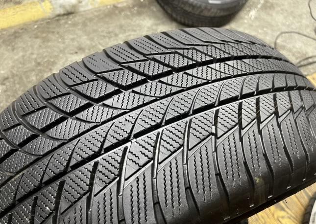 Bridgestone Blizzak LM-001 245/50 R19