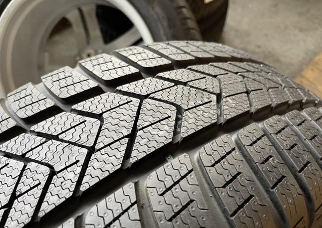 Pirelli Winter Sottozero 3 255/35 R21 98V