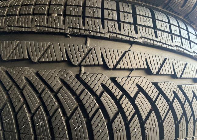 Michelin Pilot Alpin PA4 245/45 R19 и 275/40 R19