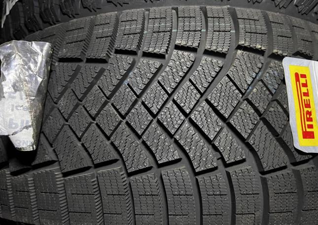 Pirelli Ice Zero FR 245/45 R19