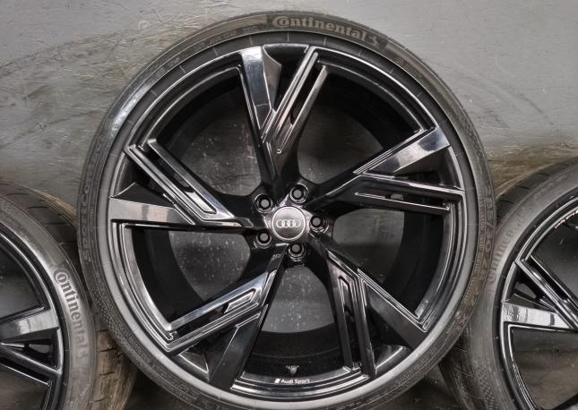 Оригинальные колеса на Audi RS6 C8 / RS7 R22