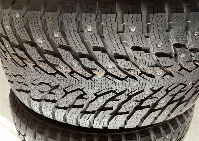 Nokian Tyres Hakkapeliitta 9 SUV 295/40 R21