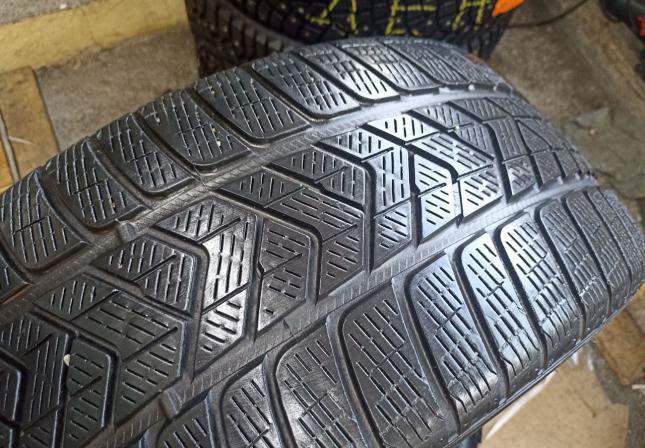 Pirelli Scorpion Winter 255/40 R21