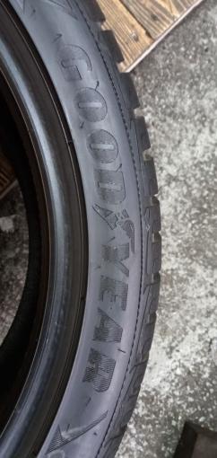 Goodyear UltraGrip Performance 255/40 R19 100V