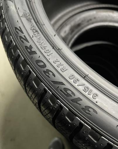 Pirelli Scorpion Winter 275/35 R22 и 315/30 R22 V