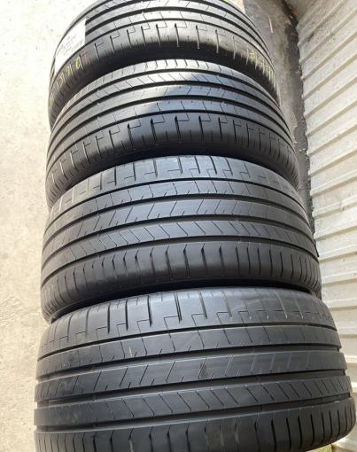 Pirelli P Zero PZ4 265/45 R21 и 295/40 R21 Y