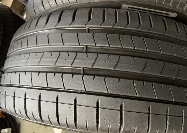 Pirelli P Zero PZ4 275/45 R21 107Y