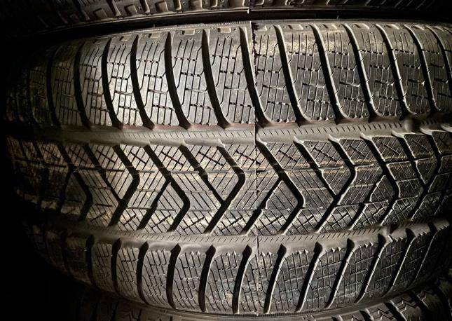 Pirelli Winter Sottozero 3 235/55 R19