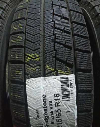 Bridgestone Blizzak VRX 215/65 R16