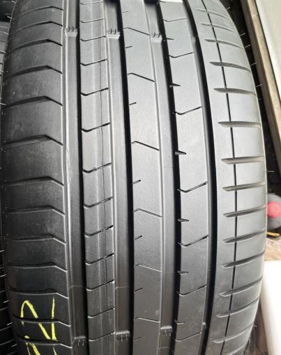 Pirelli P Zero PZ4 275/40 R22 107Y