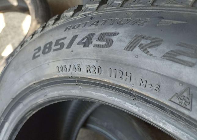 Pirelli Ice Zero SUV 285/45 R20