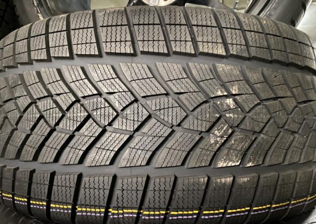 Goodyear UltraGrip Performance 285/35 R22 101W