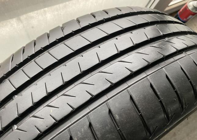 Bridgestone Alenza 001 235/55 R20 102V