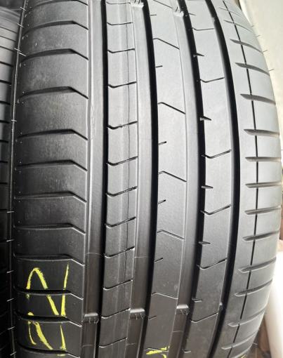 Pirelli P Zero PZ4 275/40 R22 107Y