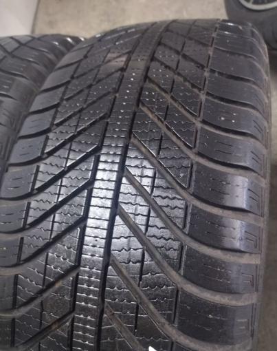 Goodyear Vector 4Seasons 205/55 R15 94V
