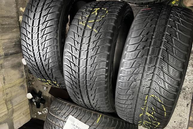 Nokian Tyres WR SUV 3 275/40 R21