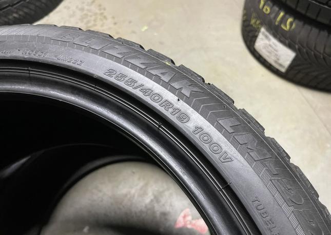 Bridgestone Blizzak LM-22 255/40 R19 100V