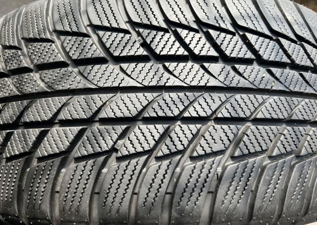 Bridgestone Blizzak LM-001 225/50 R17