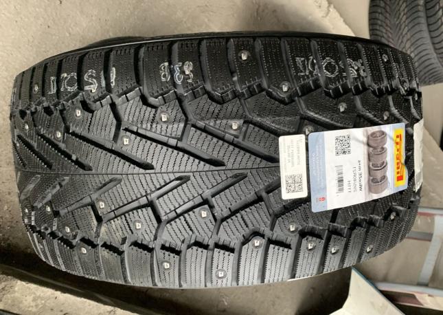 Pirelli Ice Zero SUV 295/40 R21