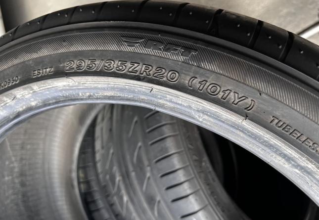 Bridgestone Potenza RE-01R 295/35 R20 и 255/40 R20