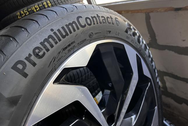 Continental ContiPremiumContact 6 265/45 R21