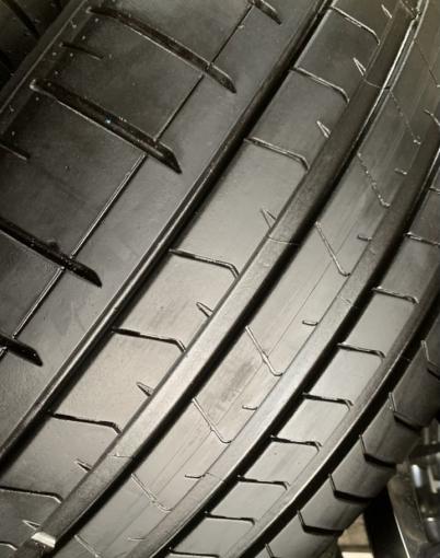 Pirelli P Zero PZ4 285/40 R23 и 325/35 R23 111Y