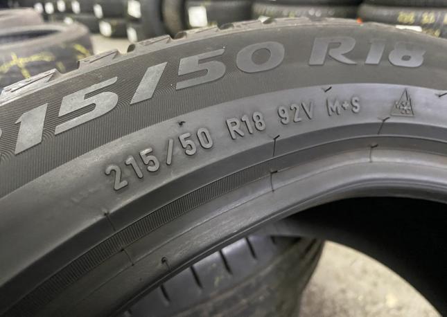 Pirelli Winter Sottozero 3 215/50 R18 92V