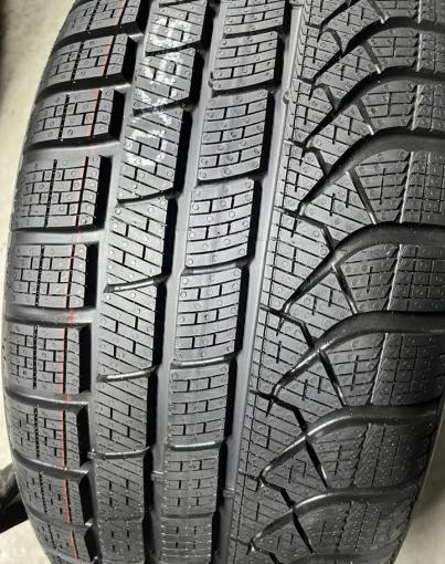 Pirelli P Zero Winter 245/40 R20 99V